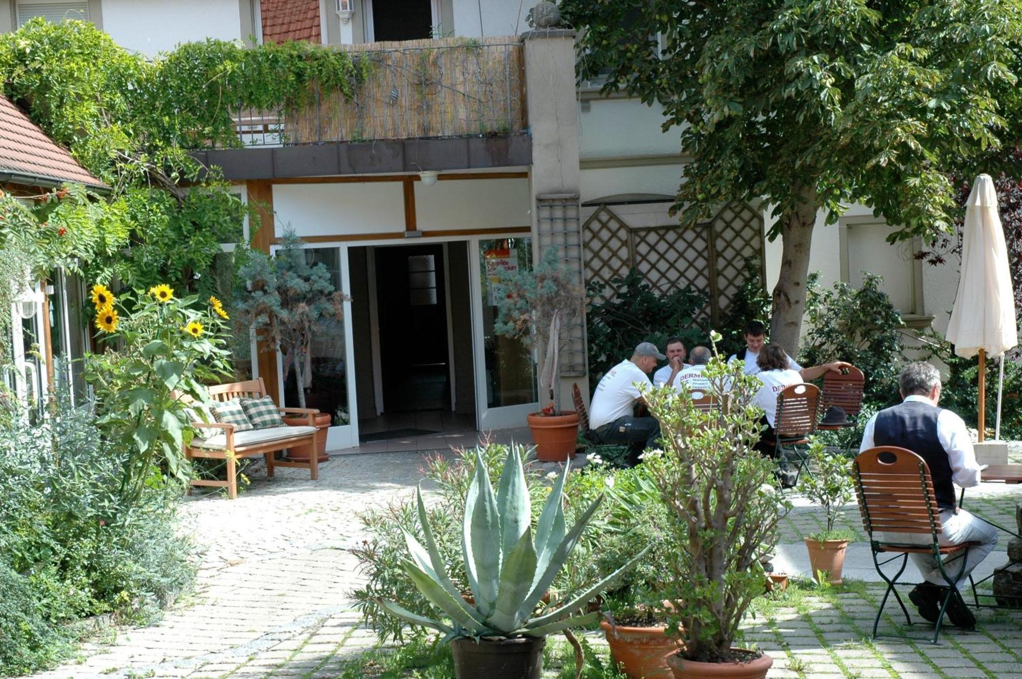 Landgasthof Zum Schwarzen Adler Markt Nordheim Exterior foto
